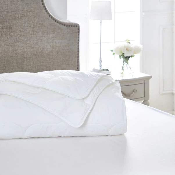 Dorma Sumptuous Down Like 4.5 Tog Summer Duvet 2 Dorma Sumptuous Down Like 4.5 Tog Summer Duvet - Image 2