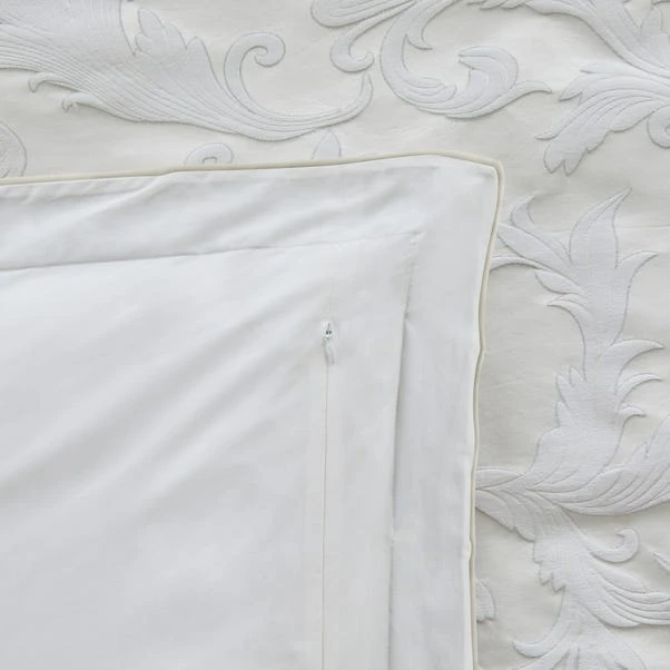 Dorma Acanthus Oxford Pillowcase Pair 2 Dorma Acanthus Oxford Pillowcase Pair - Image 2