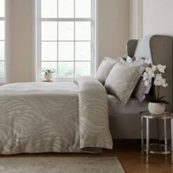 Dorma Whirl Wind Duvet Cover And Pillowcase Set 22 Dorma Whirl Wind Duvet Cover And Pillowcase Set -Dorma 30927665 alt02